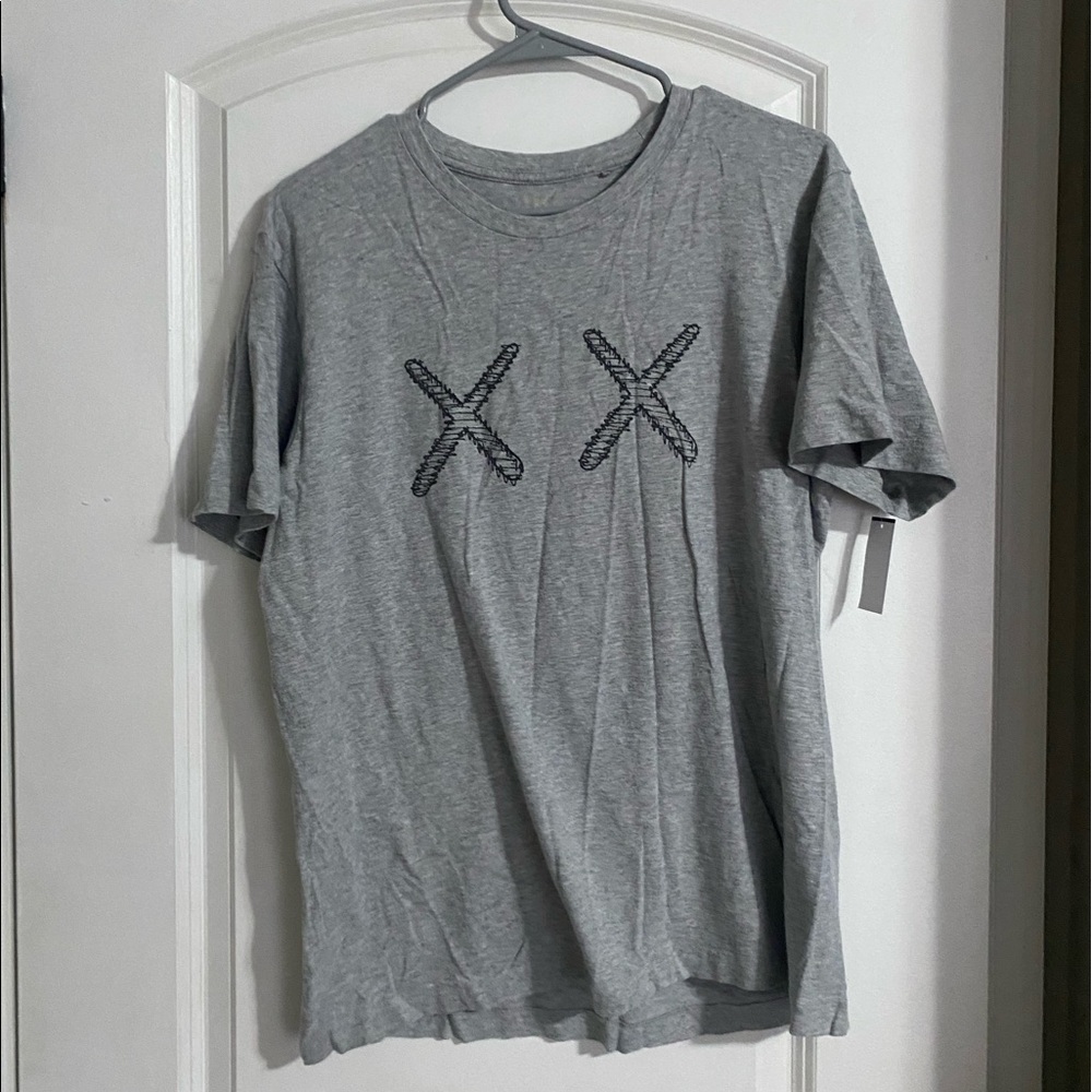 KAWS uniqlo T-Shirt